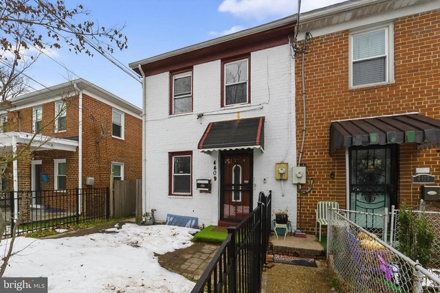 4409 Polk Street Ne - Photo 1