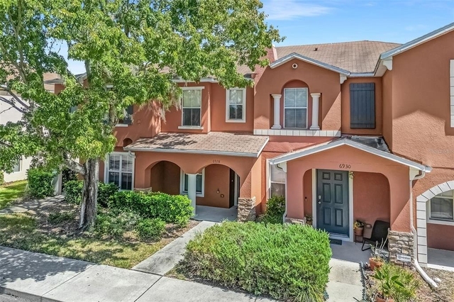 6928 Hawthorne Trace Lane - Photo 1