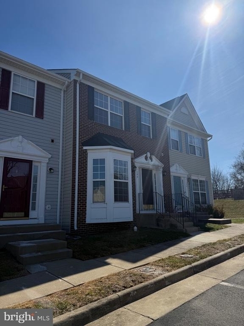 144 Keating Circle - Photo 1