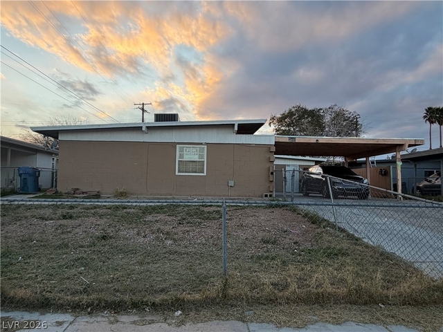 2204 S 15th Street - Photo 1