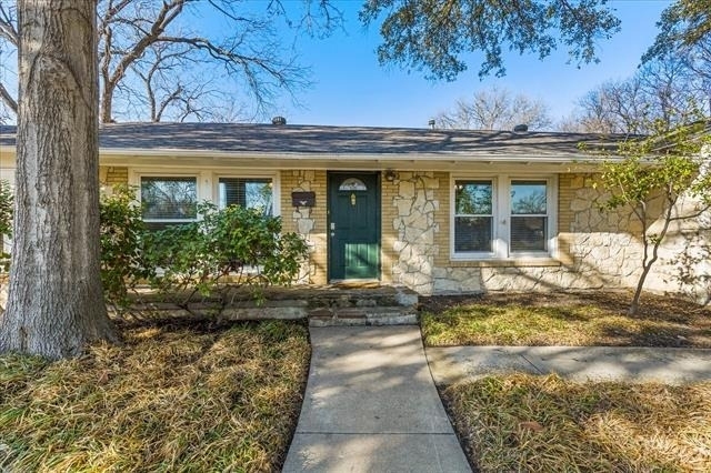 3504 Corto Avenue - Photo 1