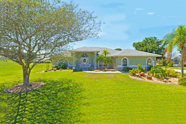 424 Holly Drive - Photo 1