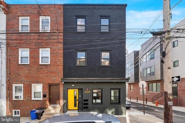 2424 W Thompson Street - Photo 1