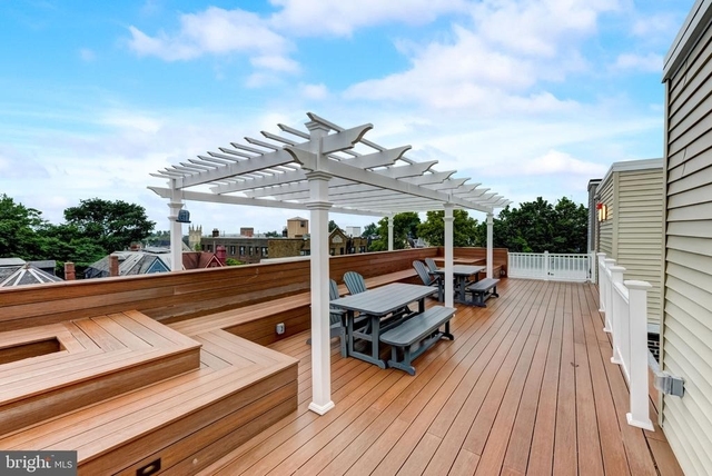 4605 Chester Avenue - Photo 1