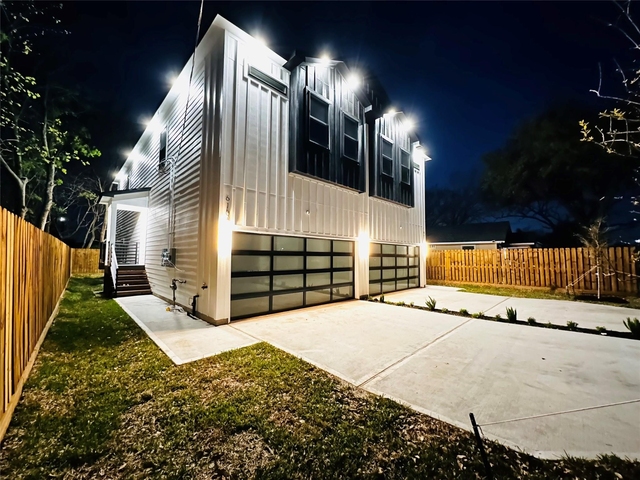 610 E 41st Street - Photo 1