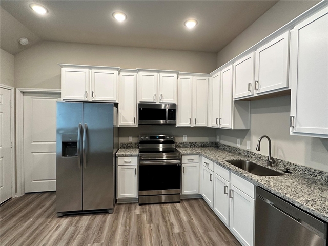 11606 Vistawood Street - Photo 1