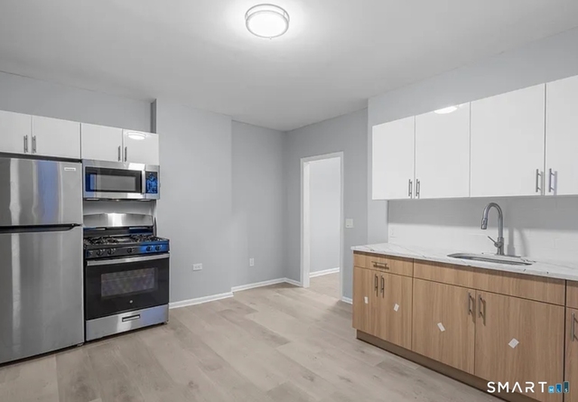 301 Poplar Street - Photo 1