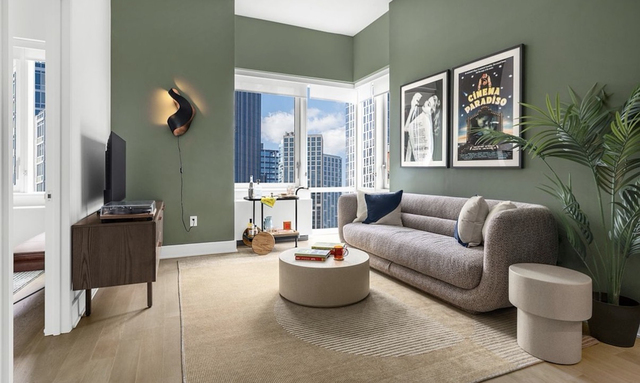 180 Ashland Place - Photo 1