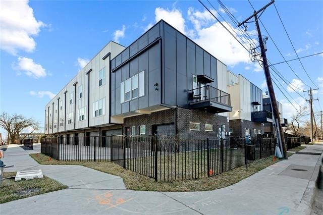 7207 Mohawk Drive - Photo 1