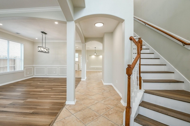 815 Robins Way - Photo 1