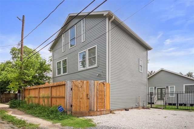 1105 Tulane Street - Photo 1
