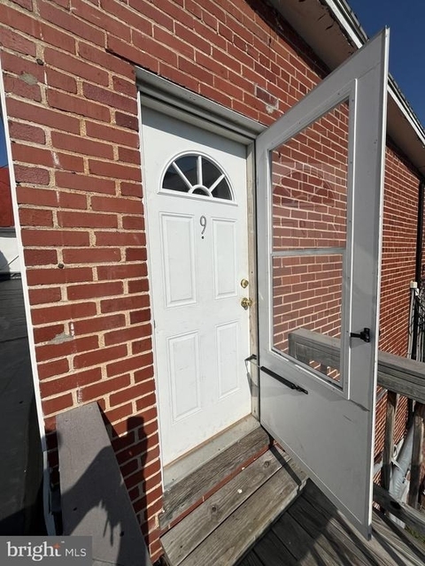 44 S Loudoun Street - Photo 1