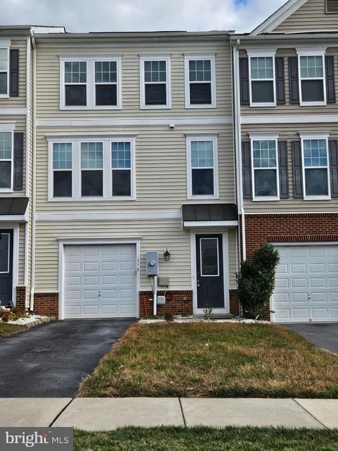 178 Solara Drive - Photo 1
