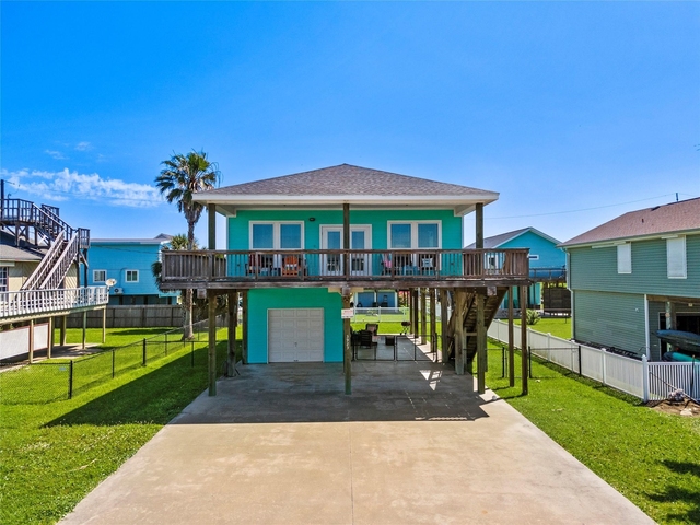 3923 Reeves Drive - Photo 1