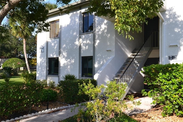 135 W Cypress Court - Photo 1