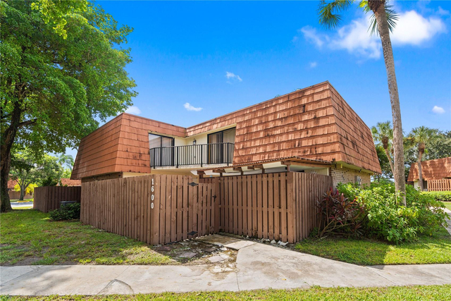 1600 Coral Avenue - Photo 1