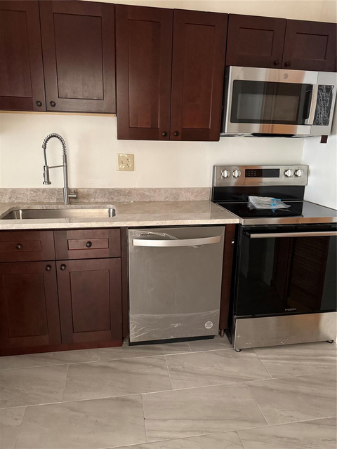 7901 Colony Circle - Photo 1