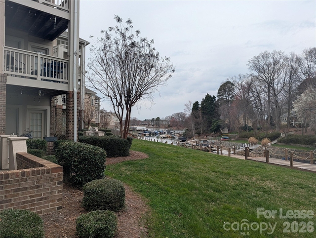 108 Pier 33 Drive - Photo 1