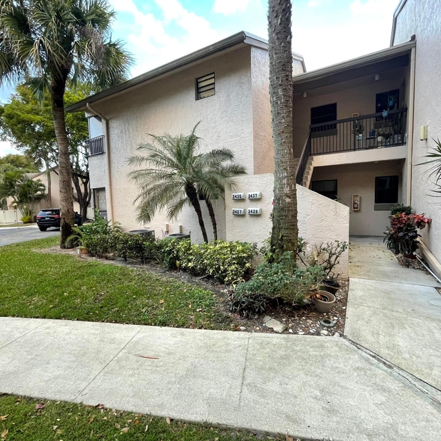 3427 Nw 47th Avenue Nw - Photo 1