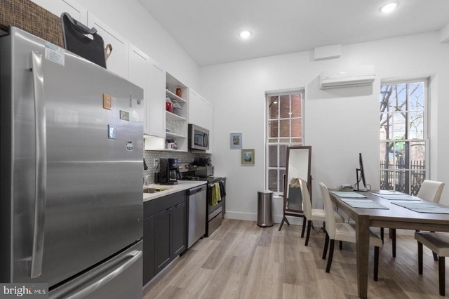 212 Catharine Street - Photo 1