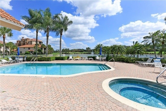 515 Laguna Royale Boulevard - Photo 1