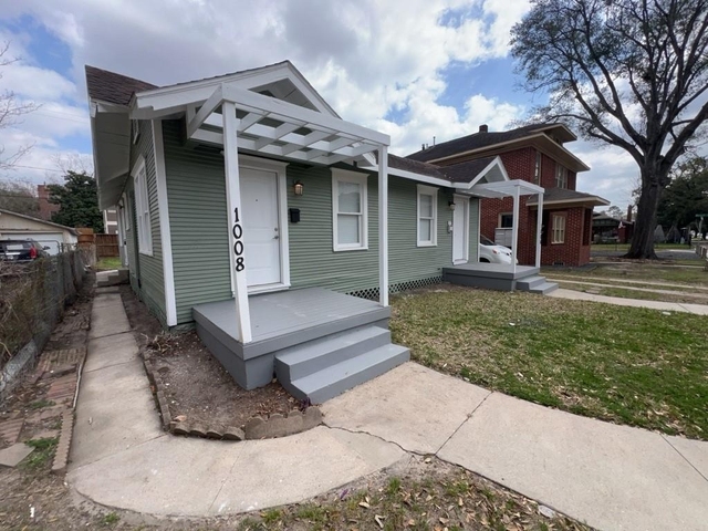 1008 Studewood Street - Photo 1