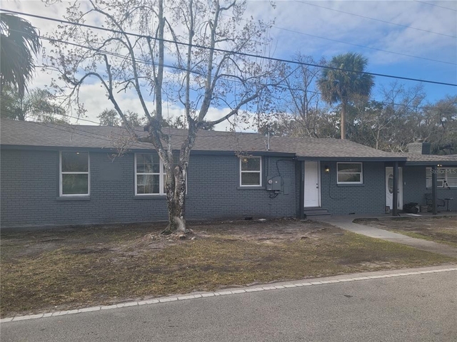 1320 S Oleander Avenue - Photo 1