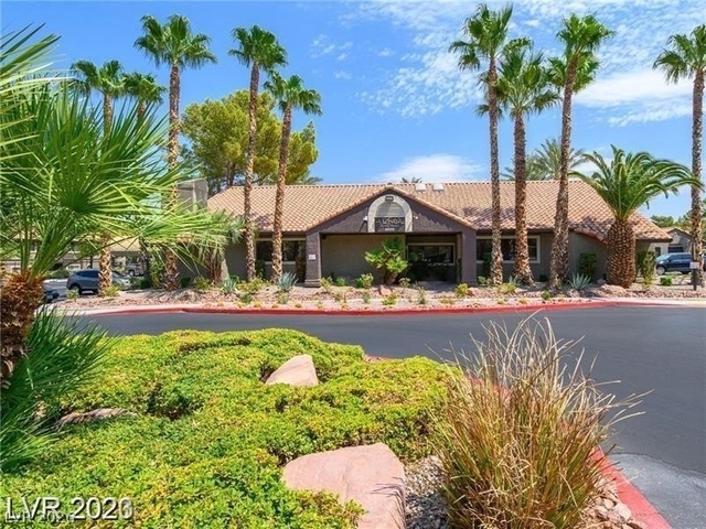 5062 S Rainbow Boulevard - Photo 1