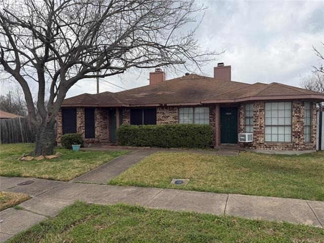 2701 Stanford Street - Photo 1