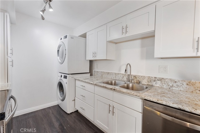 433 S Manhattan Place - Photo 1