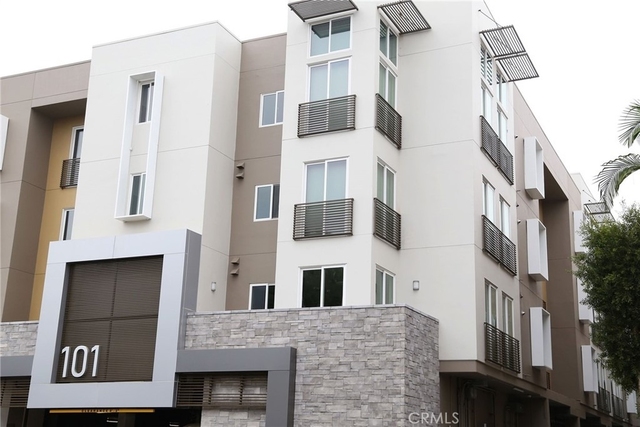 101 S Chapel Avenue - Photo 1