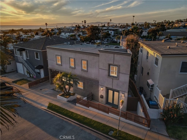 1077 10th Street - Photo 1