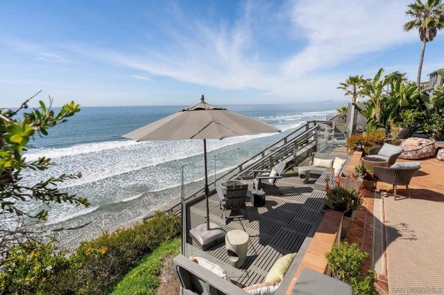 1370 Neptune - Photo 1