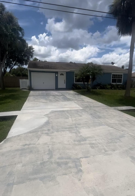 1790 Se North Buttonwood Drive - Photo 1