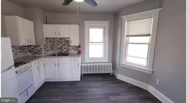 1078 Lalor Street - Photo 1