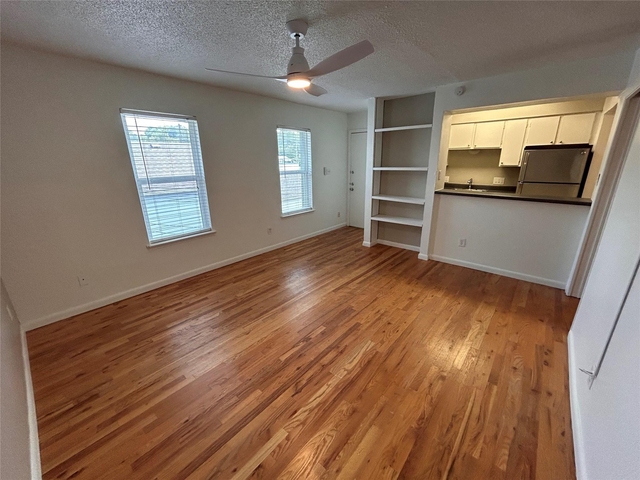 808 Winflo Dr - Photo 1