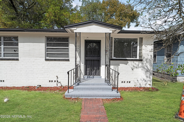 503 W 16th Street - Photo 1