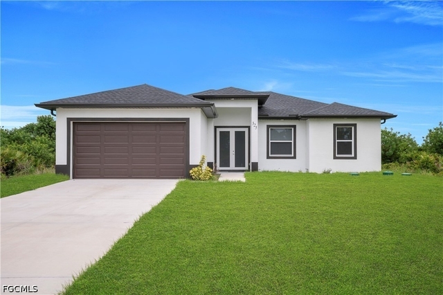 325 Paulcrest Avenue - Photo 1