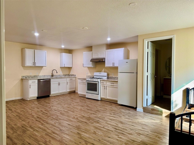 711 Hahlo Street - Photo 1