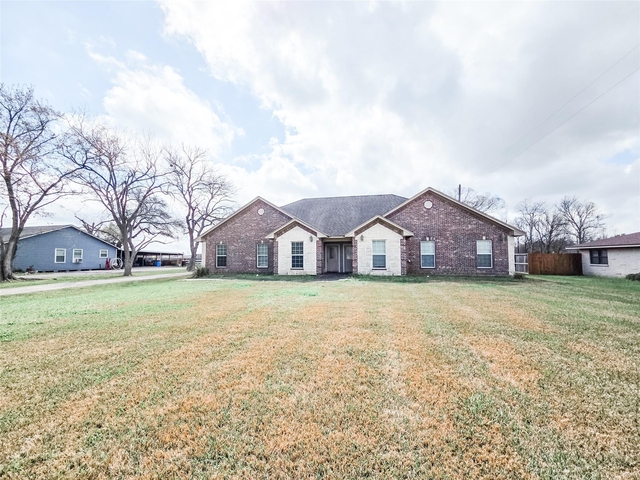 928 Runneburg Road - Photo 1