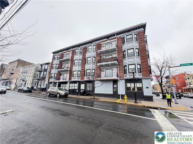 202 N 6th Street - Photo 1