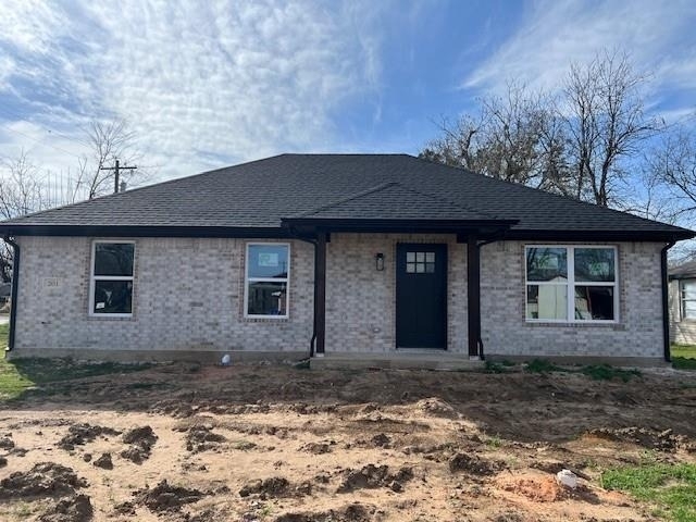 201 N Pecan Street - Photo 1
