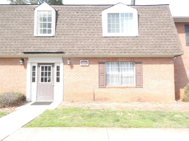 5805 Hunting Ridge Lane - Photo 1