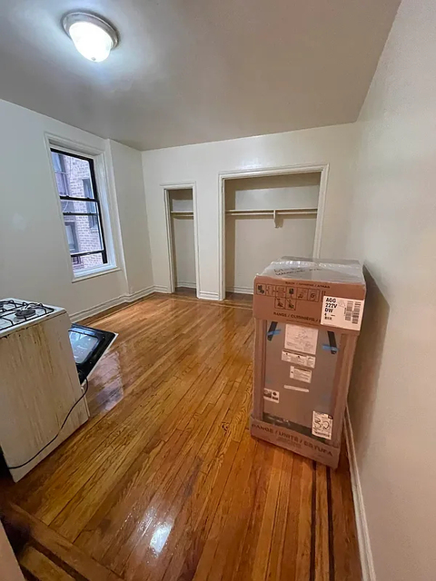 61-25 Woodside Avenue - Photo 1