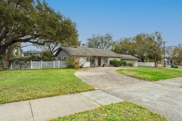 2603 N Ridgewood Avenue - Photo 1