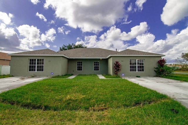 402 Bridgewater Court - Photo 1