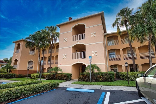 150 L Pavia Boulevard - Photo 1