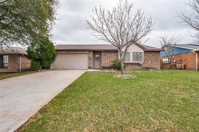 2922 E Pepperidge Drive - Photo 1