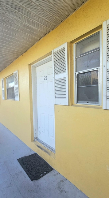 1505 Crescent Circle - Photo 1