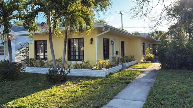 214 S Palmway - Photo 1